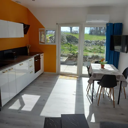 Appartement Chez Sophie, au calme, climatisé, proche d'Aix-les-bains