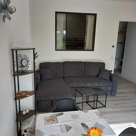Apartamento Chez Sophie, Au Calme, Climatisé, Proche D'aix-les-bains *